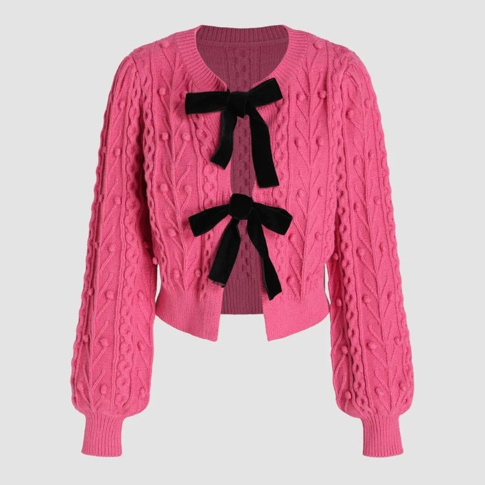 Cute cropped sweater 

size XL runs big